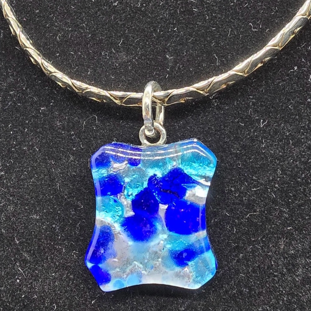 Vibrant Blue and Silver Pendant Necklace
